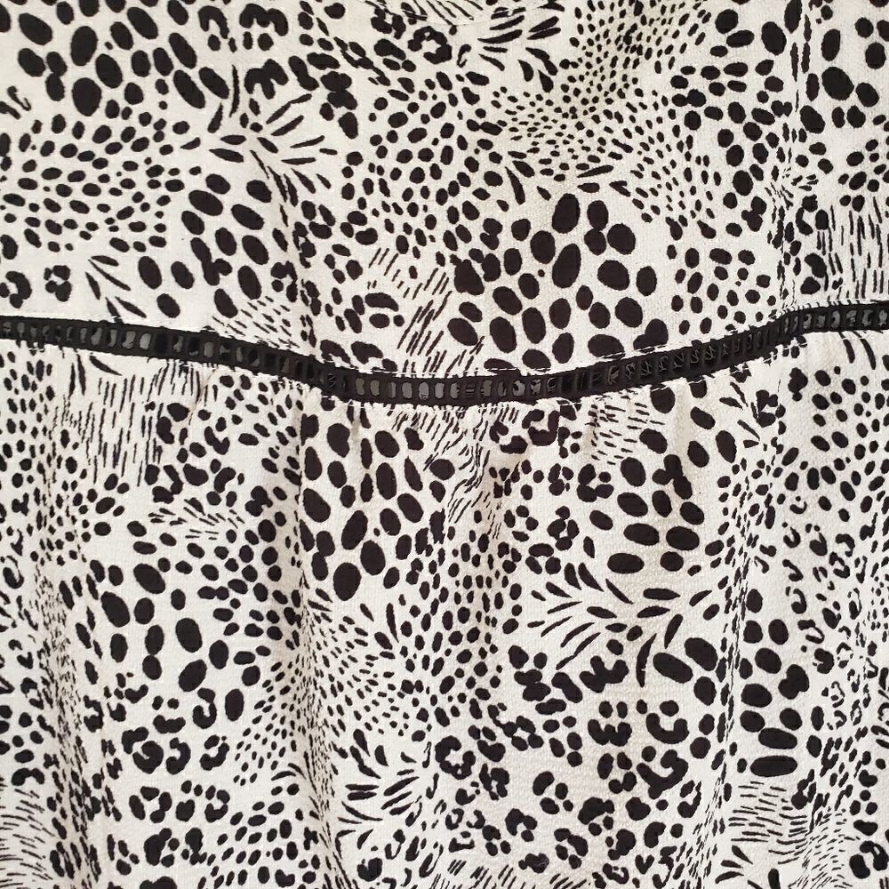 Single Thread Ladder Stitch Semi-Sheer Animal Print Blouse Medium - Picture 8 of 8
